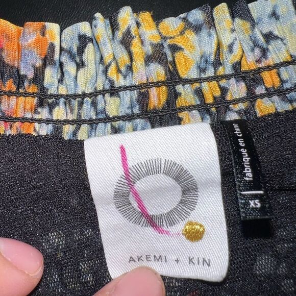 Anthropologie Akemi + Kim Adria Smocked Blouse Top with Abstract Florals Size XS - Picture 5 of 8